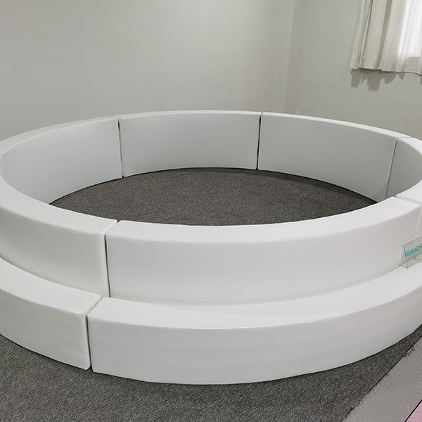 pastel-soft-play-glijbaan-en-ballenbak-set