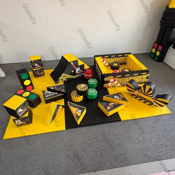 Blocos de jogo macios com tema de construção para academia infantil interna