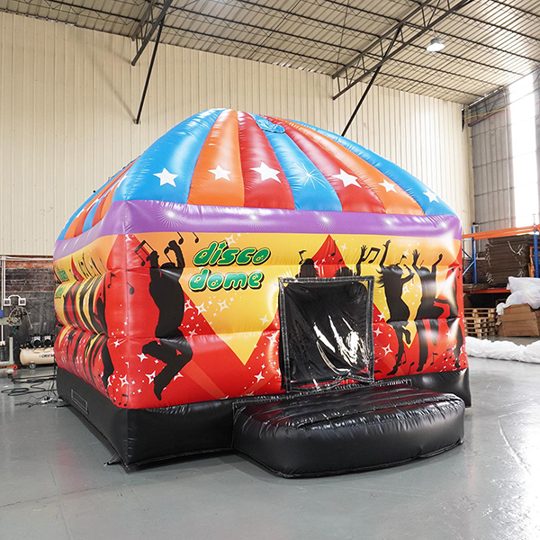 aufblasbare-disco-kuppel-h&uuml;pfburg-f&uuml;r-veranstaltungen