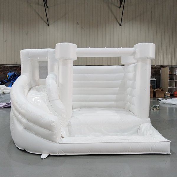 Château gonflable blanc à rebond double toboggan pour enfants