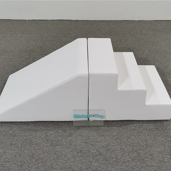 Bloques de construcción de espuma blanca para empresas de alquiler de fiestas.