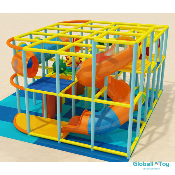 Softplay-Spielplatz f&uuml;r Kleinkinder mit Schaumstoffrollen, Boxs&auml;cken und sicherem Bodenbelag