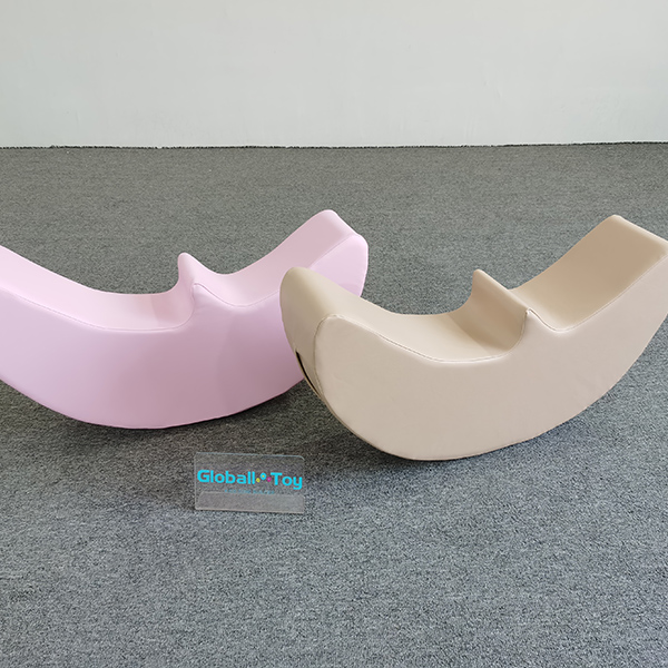 zijaanzicht-soft-play-rockers-voor-peuters