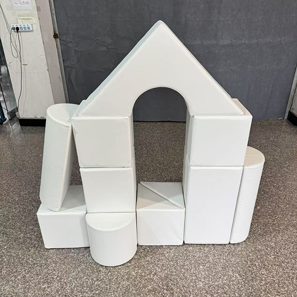 modulare Indoor-Softplay-Struktur f&uuml;r Kinder
