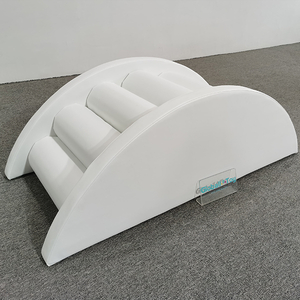 Witte zachte schuimboogrocker voor peuterspel