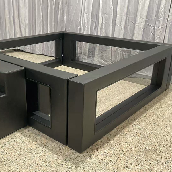 Weiche Spielanlage mit Rollrampe und Tunnel