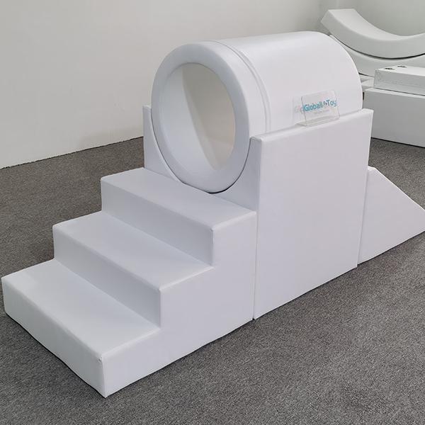 Wei&szlig;es Softplay-Tunnelkletterset mit Treppe und Rutsche