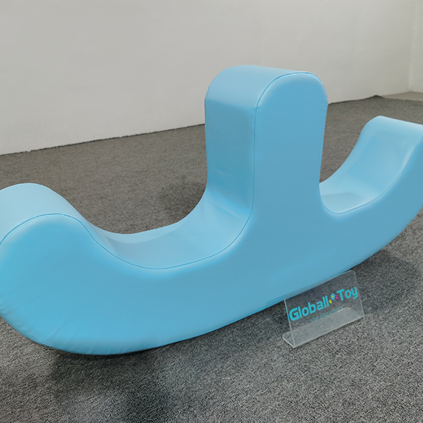 blauwe-dubbelzits-soft-play-rocker-voor-speelkamer