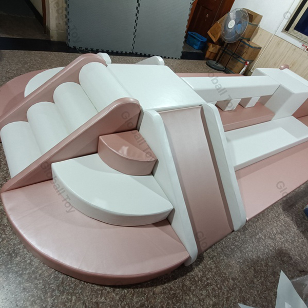 Zestaw miękkich tuneli z dużą równoważnią dla dzieci