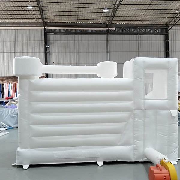 Maison de rebond gonflable blanche en PVC avec plate-forme