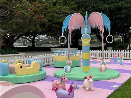 Set Taman Bermain Pastel Soft Play Carousel dan Unicorn untuk Area Luar Ruangan Anak_1199_899.jpg