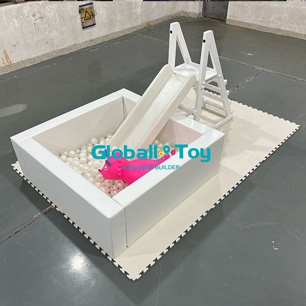 Zachte speelschuimset voor binnenspeeltuin voor kinderen