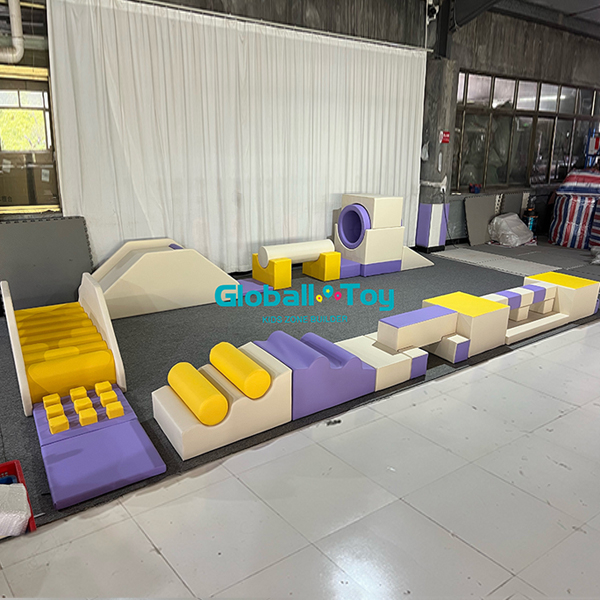 Zachte speeltoestellen voor verhuur van kinderfeestjes