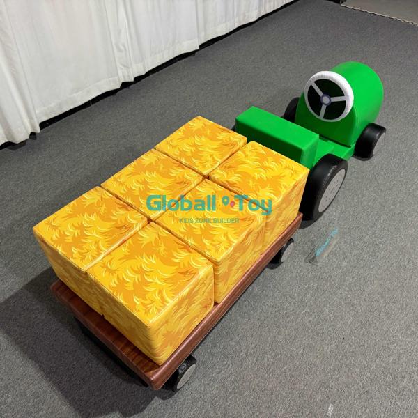 Traktor permainan lembut dalam ruangan dan set kargo