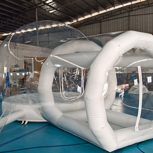 maisonnette &agrave; d&ocirc;me transparent avec tunnel de sas