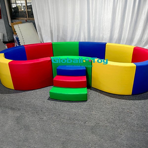 Bunte Softplay-B&auml;llegrube f&uuml;r Kinder im Gro&szlig;handel