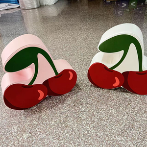 Asiento de juego suave con forma de cereza para áreas interiores para niños pequeños