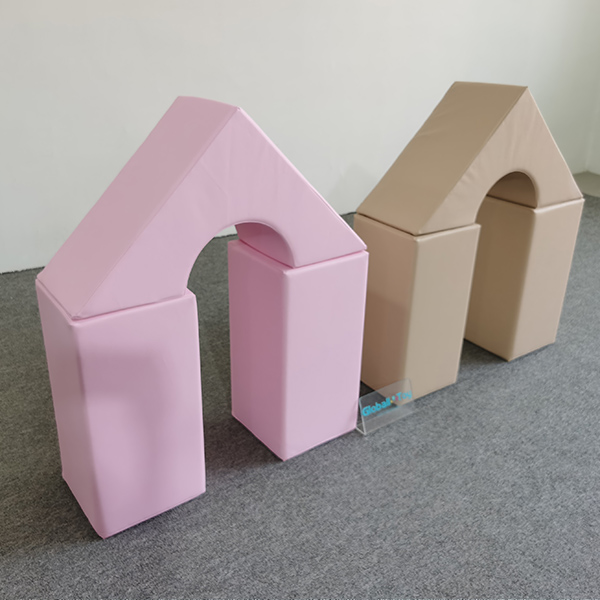 roze en beige zachte speelhuisblokken