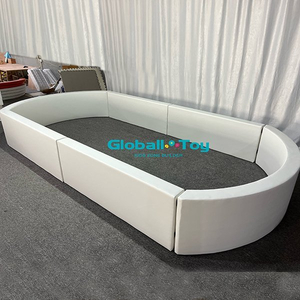 Desain lubang bola oval soft play minimalis untuk anak-anak.
