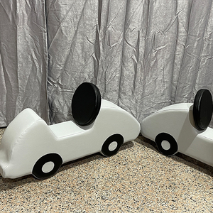 Beige en witte schuimtunnelklimmer voor peuters