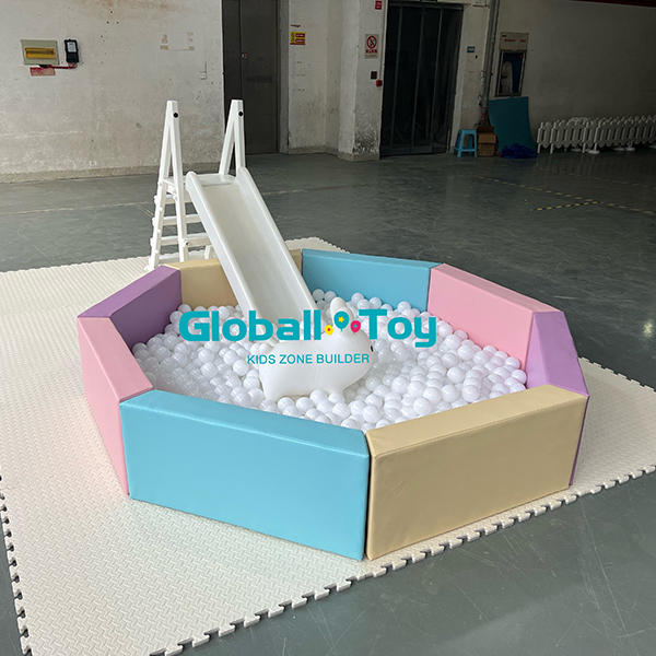 speeltuin glijbaan en schuimblokken set handelaar