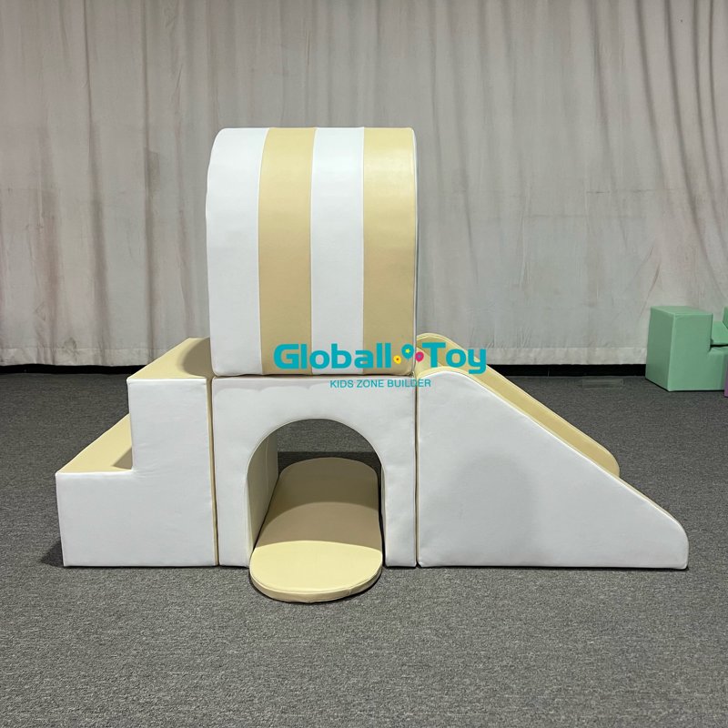 Set di scivolo e tunnel per giochi morbidi da interni
