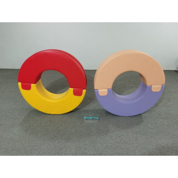 yumuşak-oyun-silindir-bej-beyaz-yeşil-yumuşak-oturma-y&uuml;r&uuml;meye başlayan &ccedil;ocuk-oyun alanı