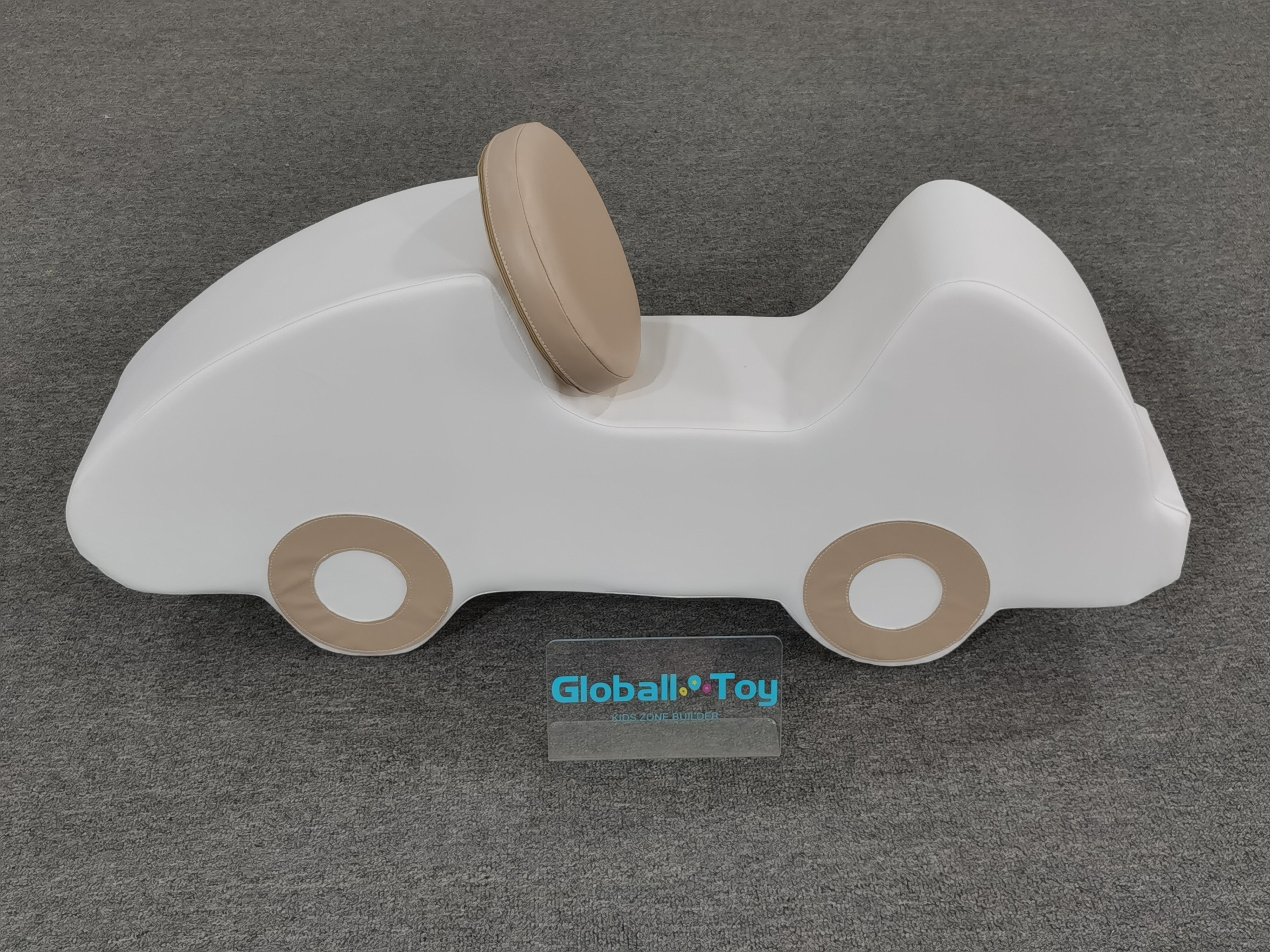 soft-play-car-doble-blanco-negro-equipo-de-juego-comercial