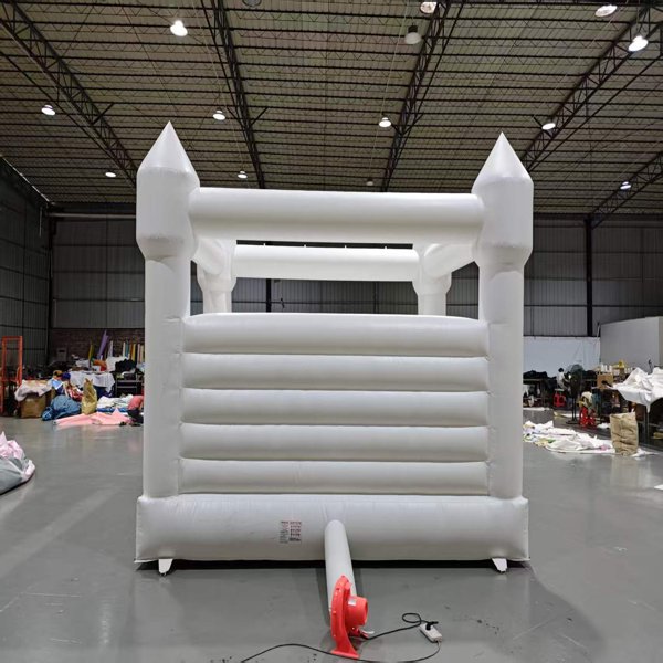 الأبيض-ترتد-القلعة-الحديثة-التصميم-الحدث-تأجير الأعمال